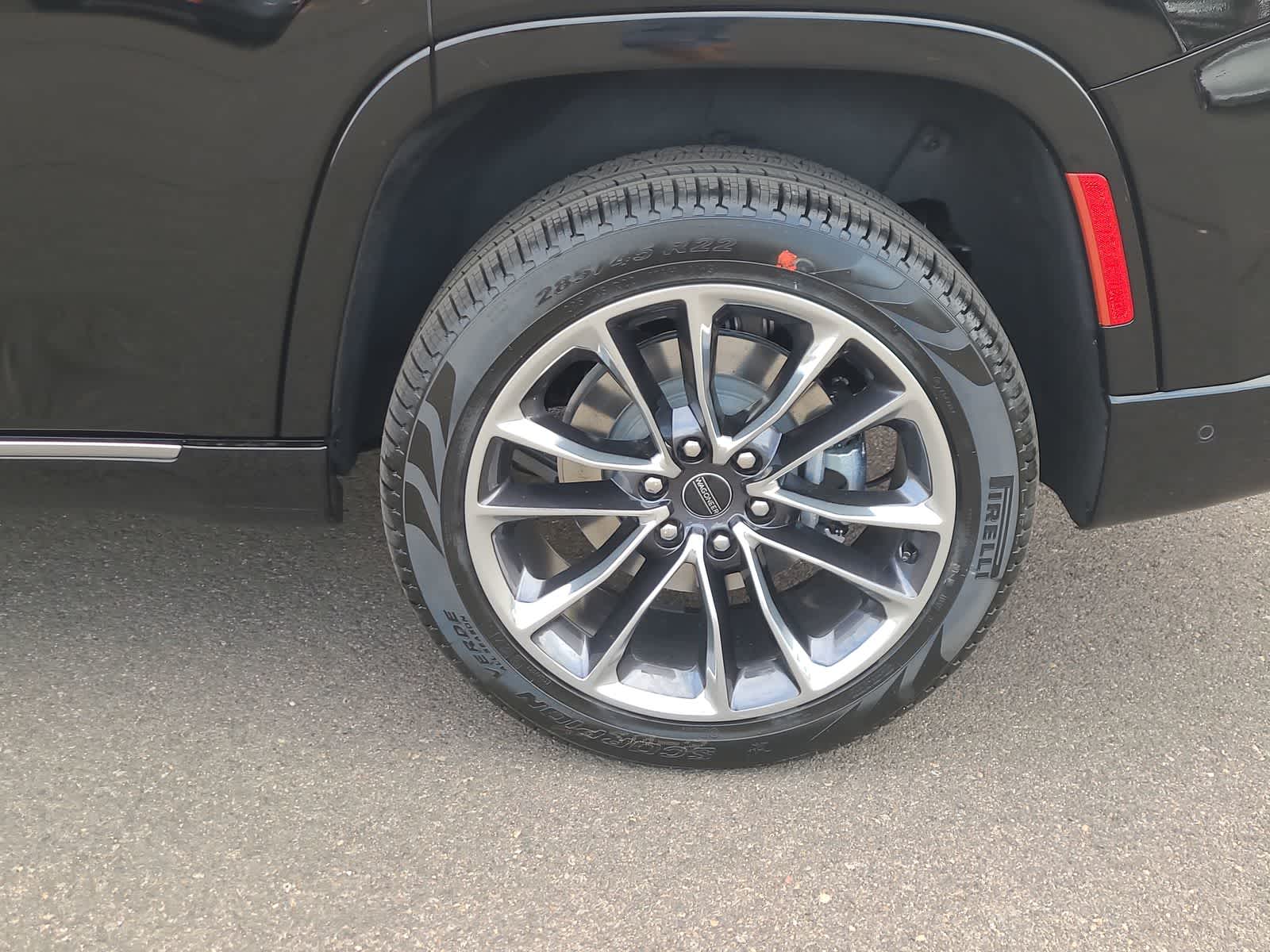 Thumbnail: 2025 Jeep Wagoneer - 16