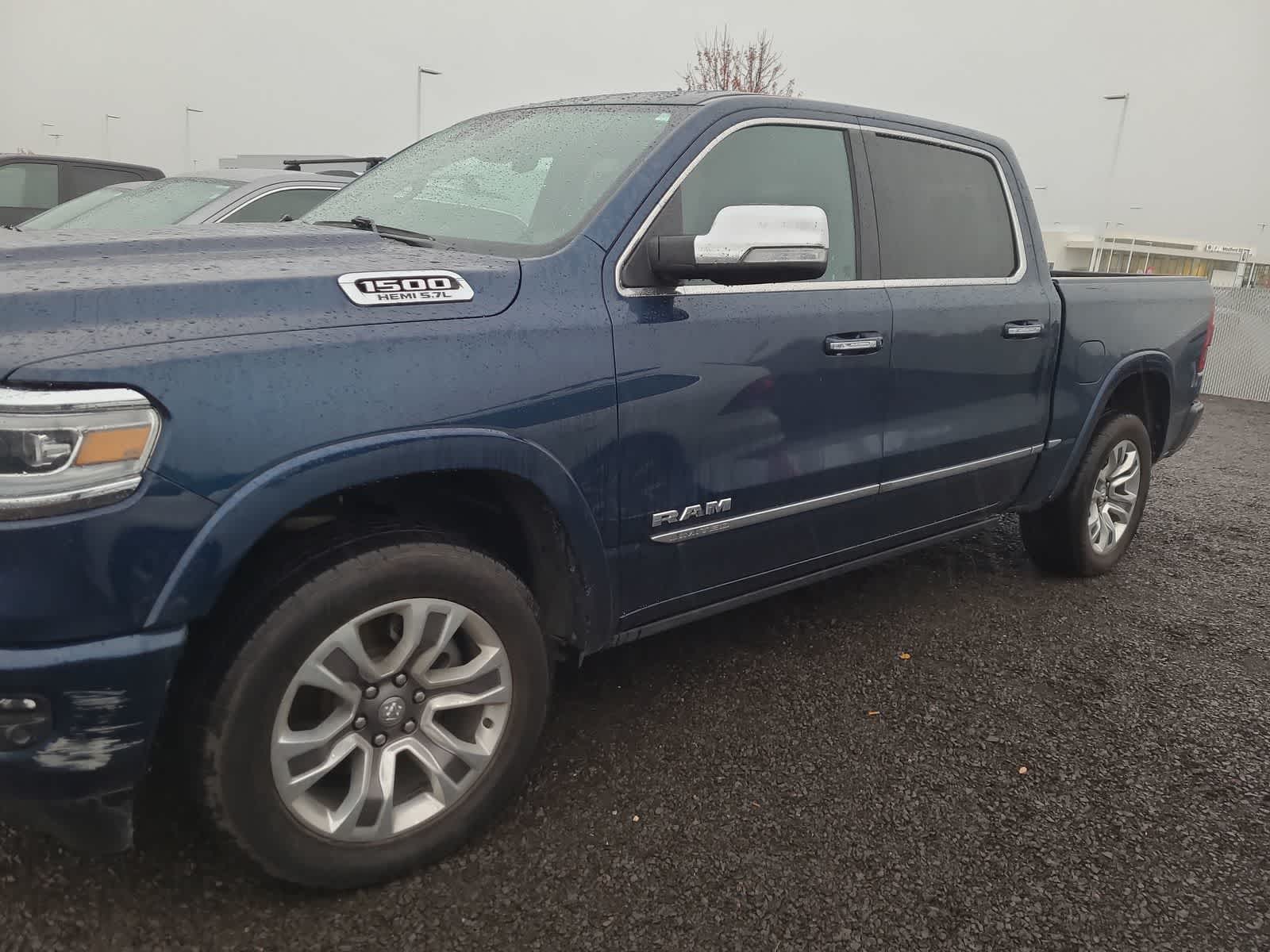 2022 Ram 1500 Limited photo 2