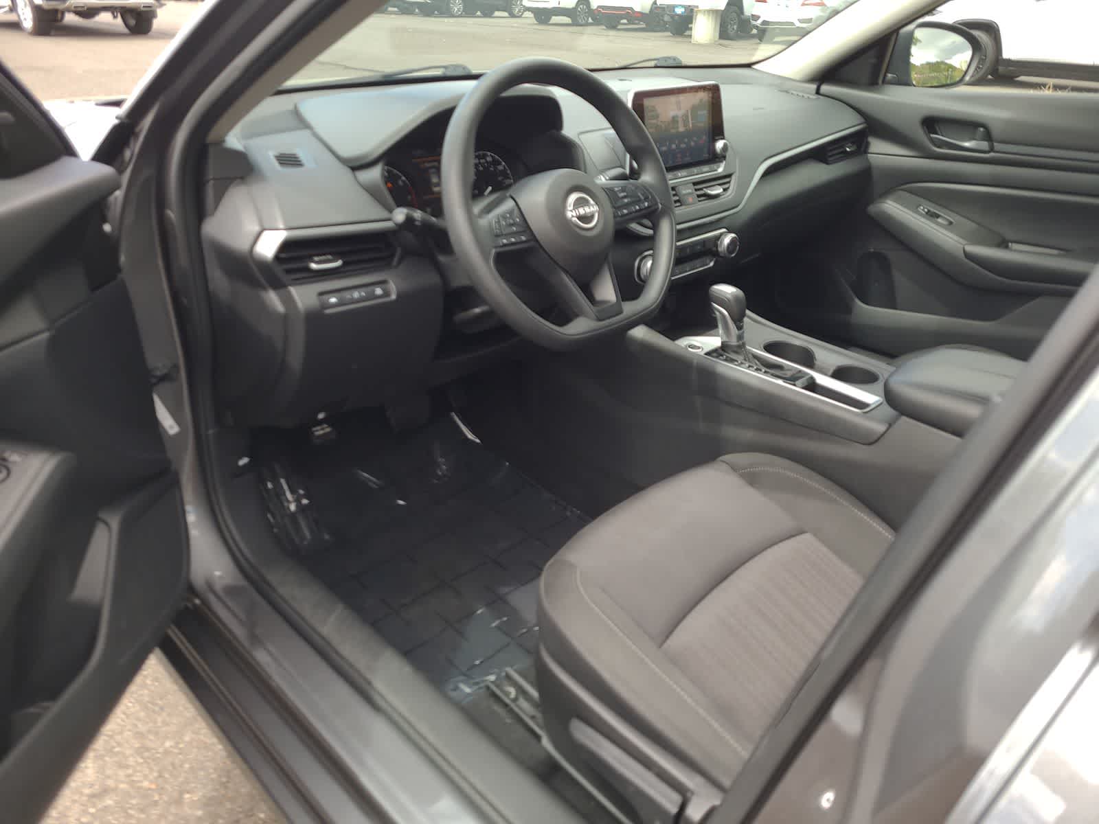 Thumbnail: 2025 Nissan Altima - 10