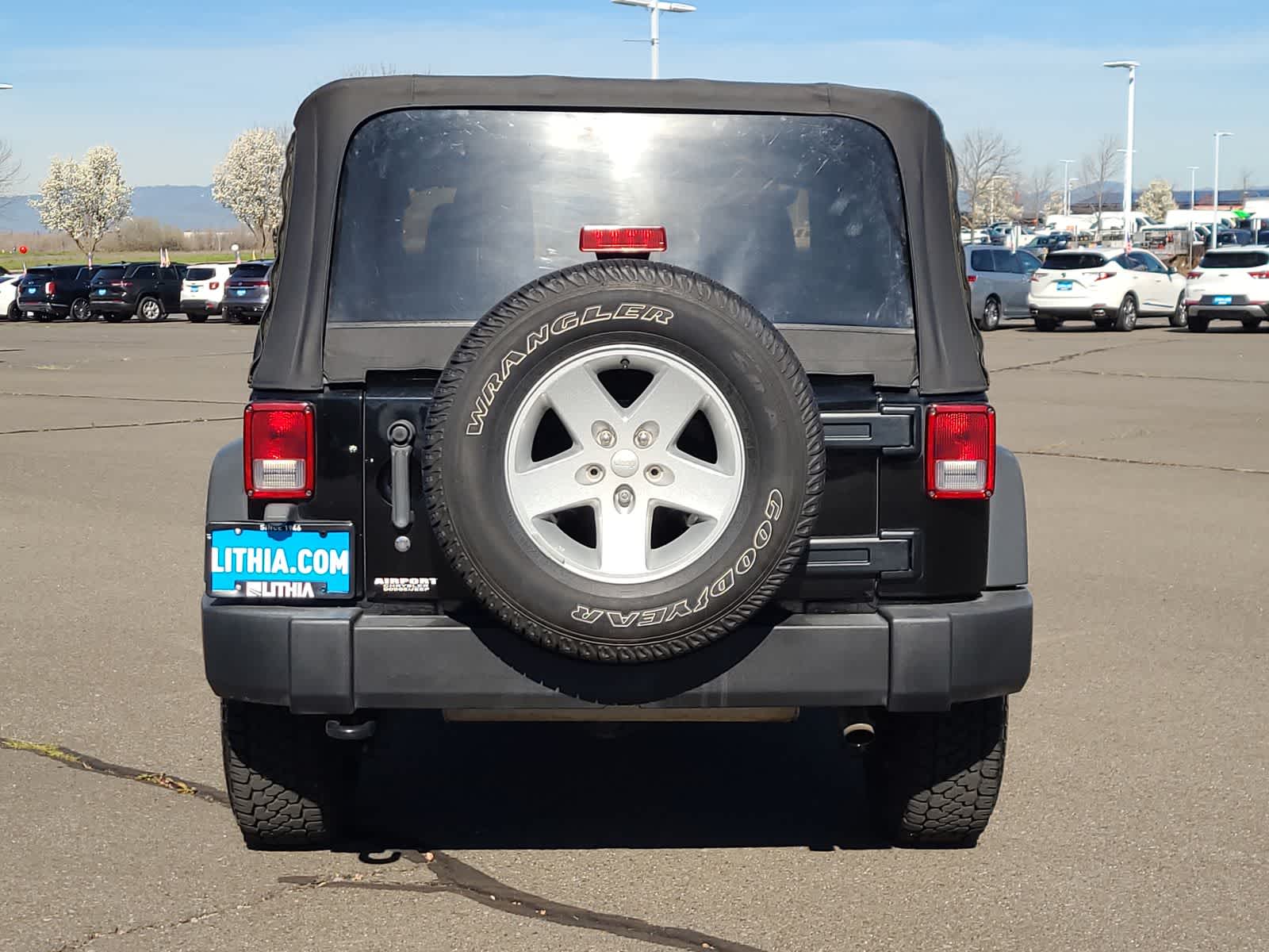 Thumbnail: 2018 Jeep Wrangler - 13