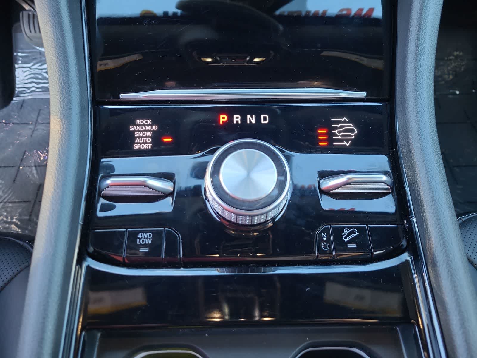 Thumbnail: 2024 Jeep Grand Cherokee - 25