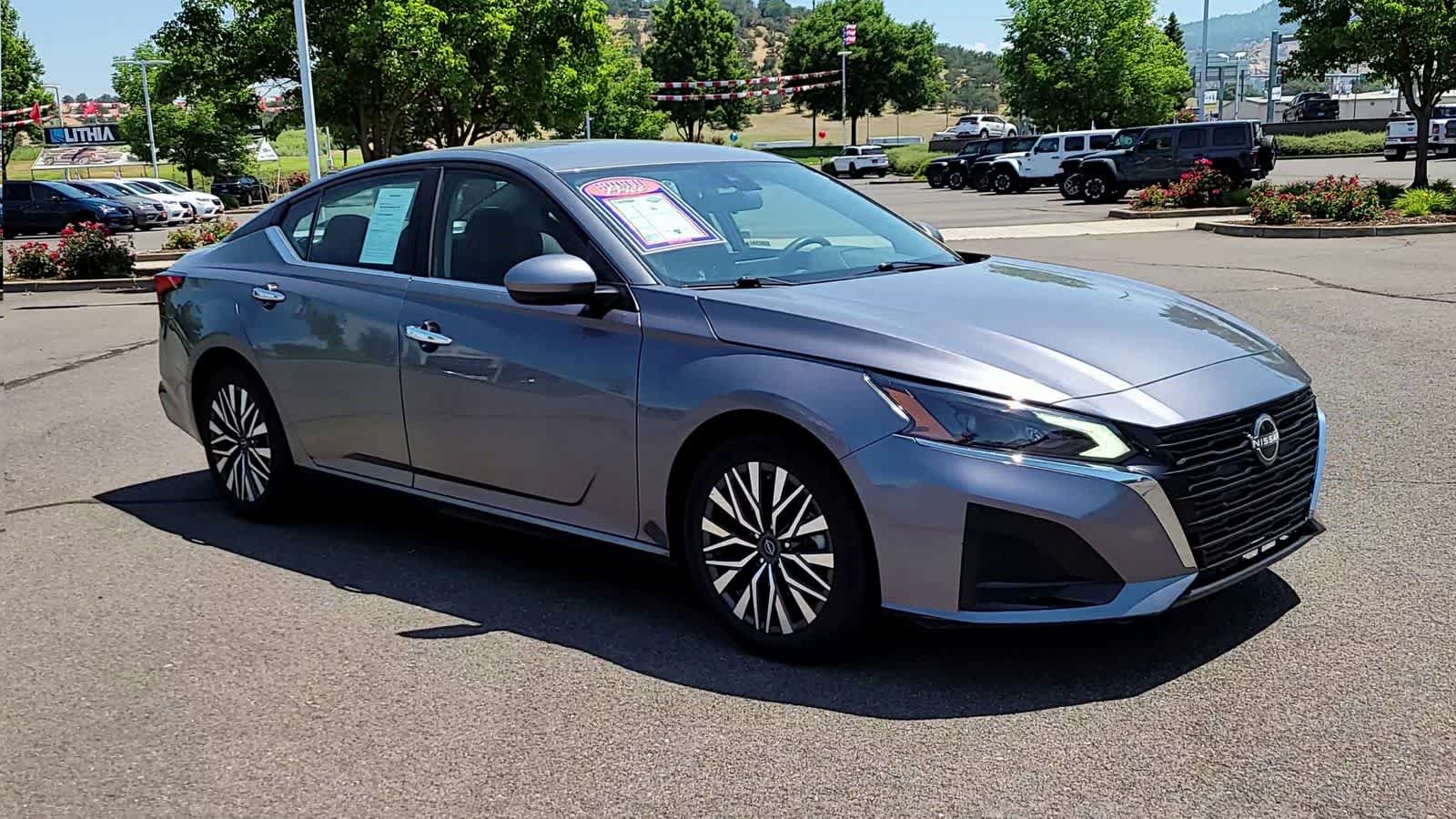 2023 Nissan Altima SV 2