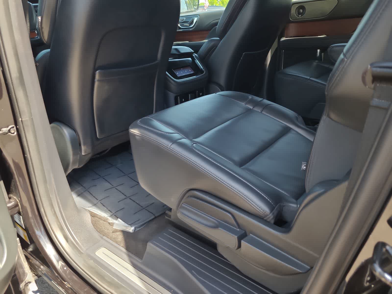 Thumbnail: 2024 Lincoln Navigator L - 20