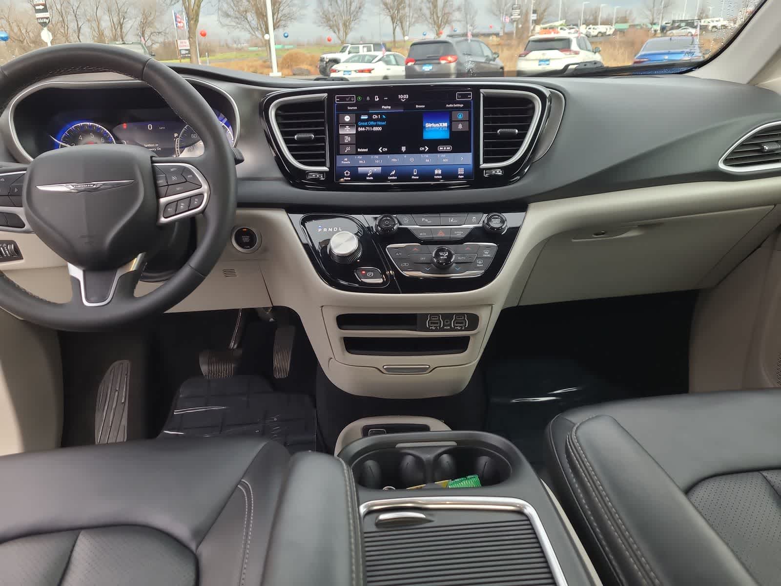 Thumbnail: 2024 Chrysler Pacifica - 18