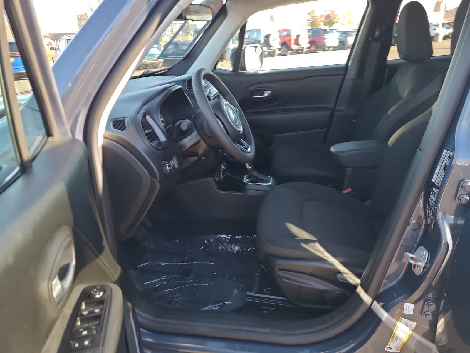 Thumbnail: 2020 Jeep Renegade - 19