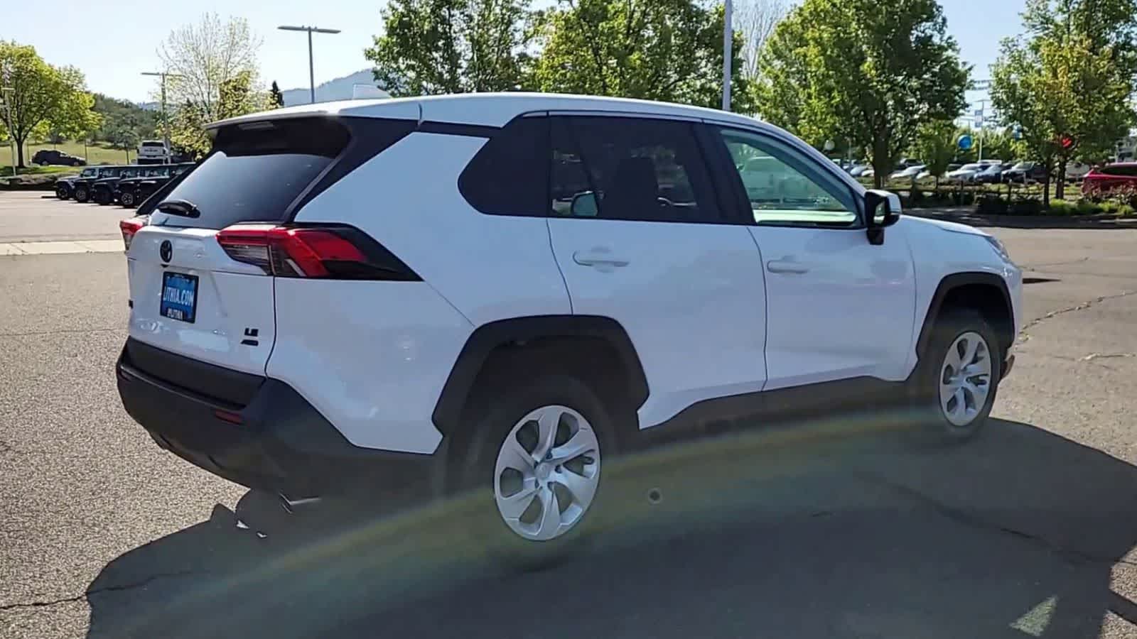Thumbnail: 2025 Toyota RAV4 - 8