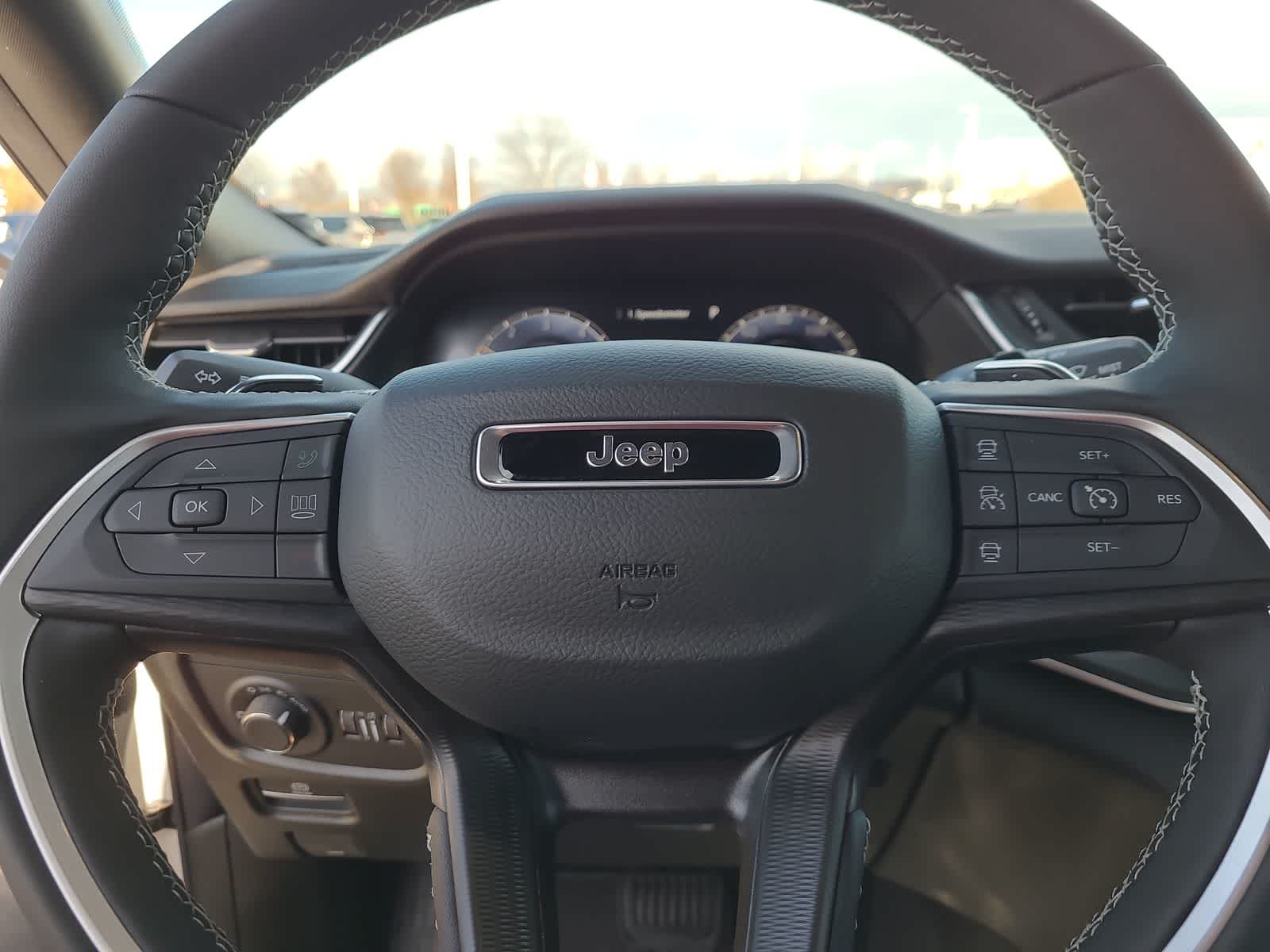 Thumbnail: 2025 Jeep Grand Cherokee - 23