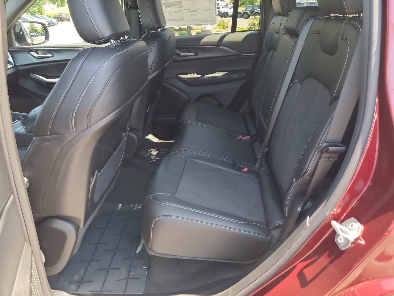 Thumbnail: 2025 Jeep Grand Cherokee - 21