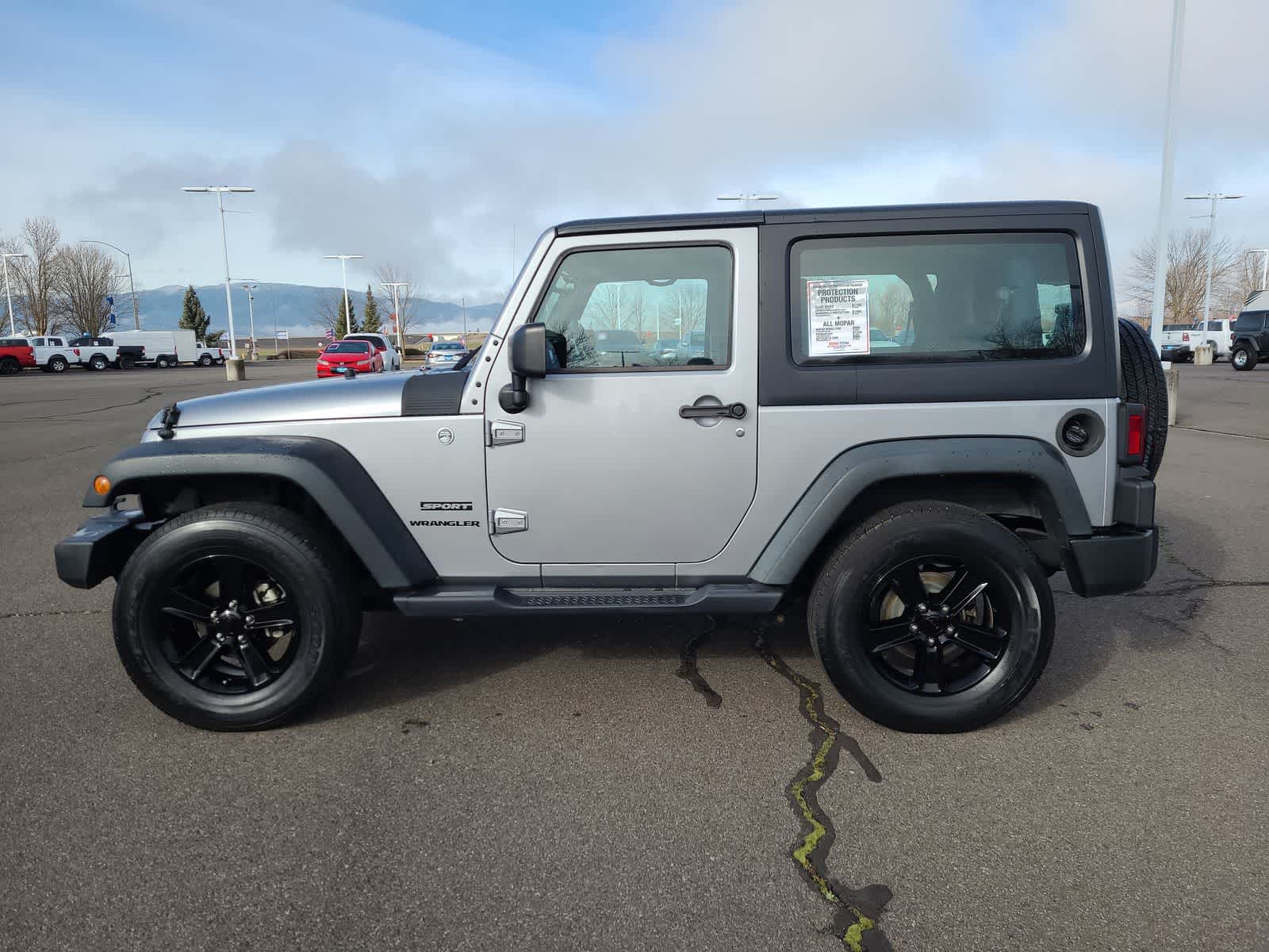 Thumbnail: 2015 Jeep Wrangler - 11