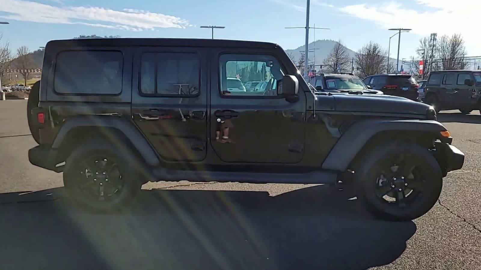 Thumbnail: 2023 Jeep Wrangler - 9