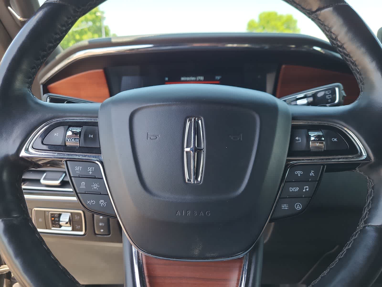 Thumbnail: 2024 Lincoln Navigator L - 23