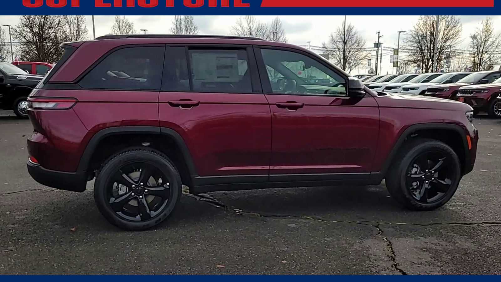Thumbnail: 2025 Jeep Grand Cherokee - 9