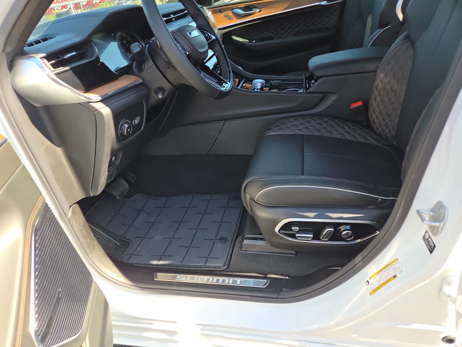 Thumbnail: 2026 Jeep Grand Cherokee - 19