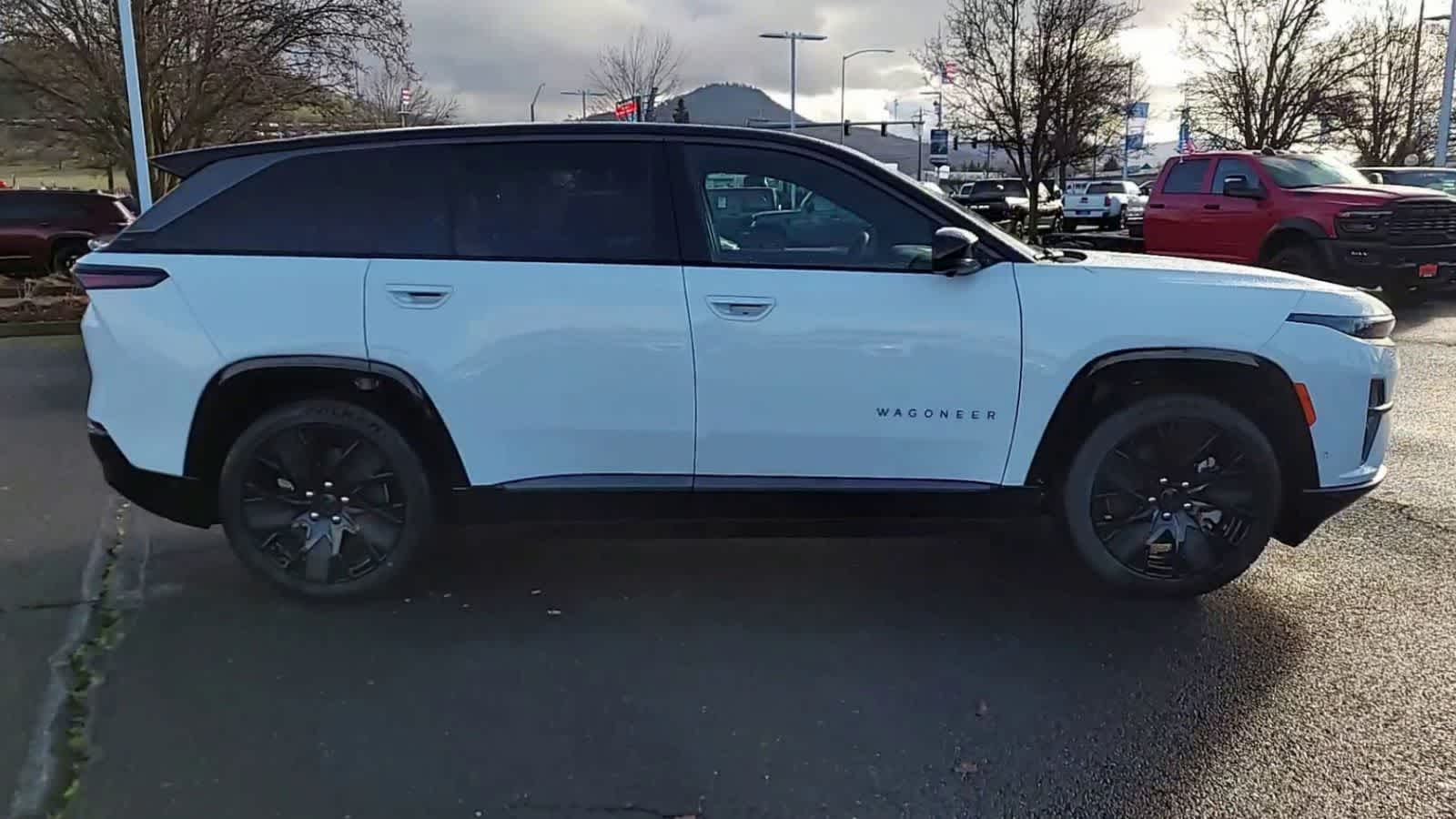 Thumbnail: 2025 Jeep Wagoneer S - 9