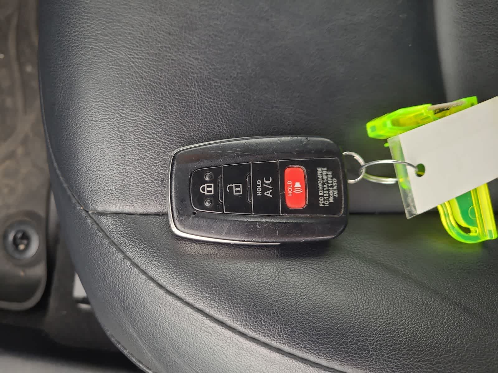 Thumbnail: 2018 Toyota Prius Prime - 28