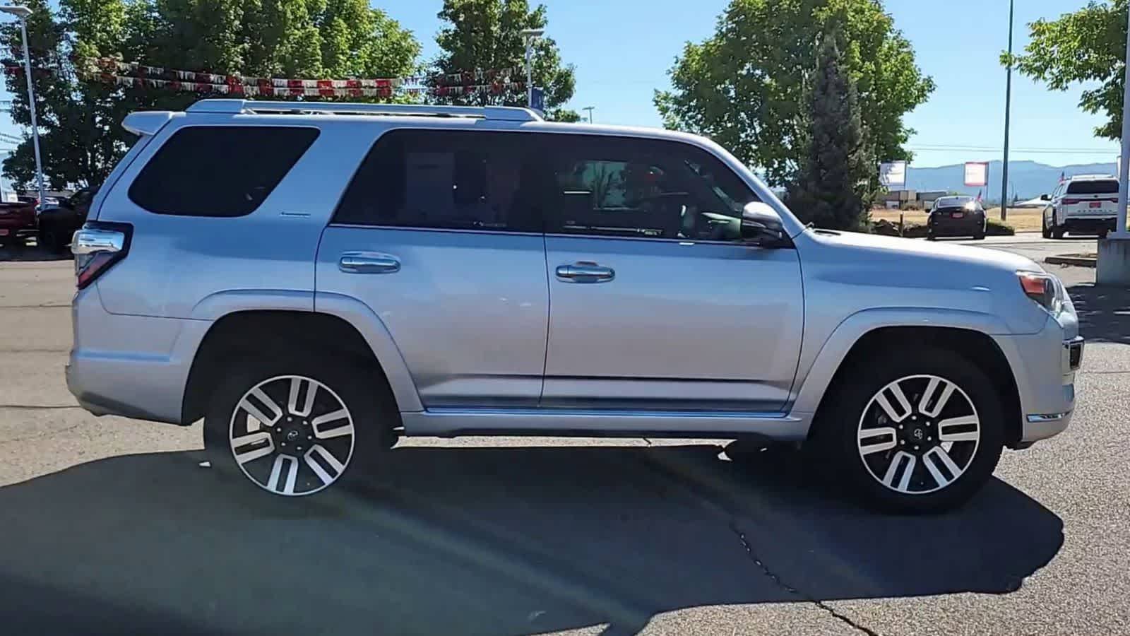 Thumbnail: 2022 Toyota 4Runner - 9