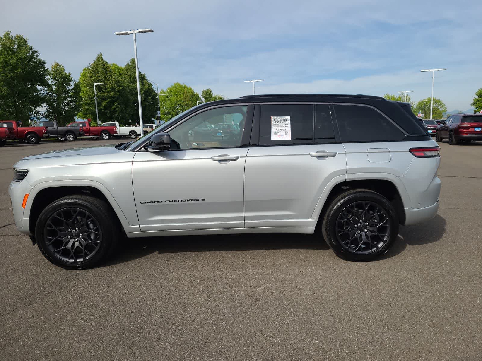 Thumbnail: 2026 Jeep Grand Cherokee - 11