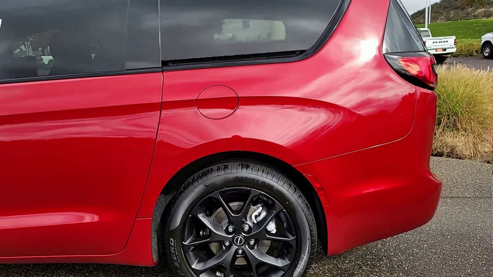 Thumbnail: 2026 Chrysler Pacifica - 6