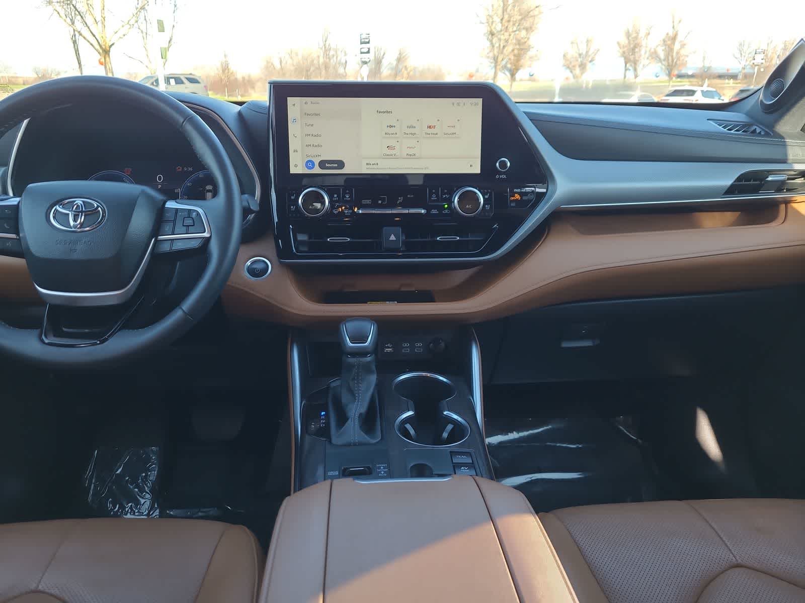 Thumbnail: 2024 Toyota Highlander - 18