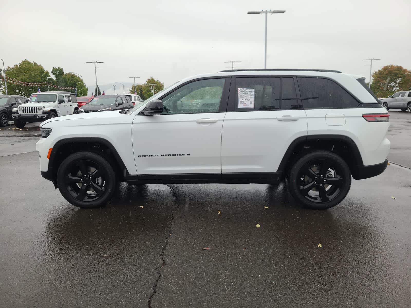 Thumbnail: 2025 Jeep Grand Cherokee - 11