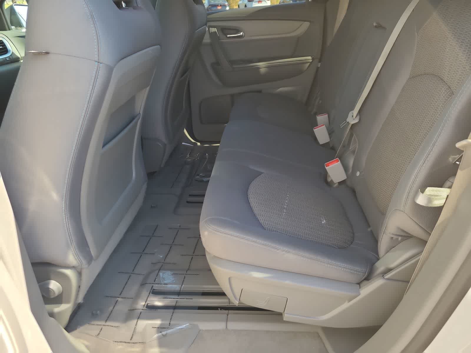 Thumbnail: 2015 Chevrolet Traverse - 21