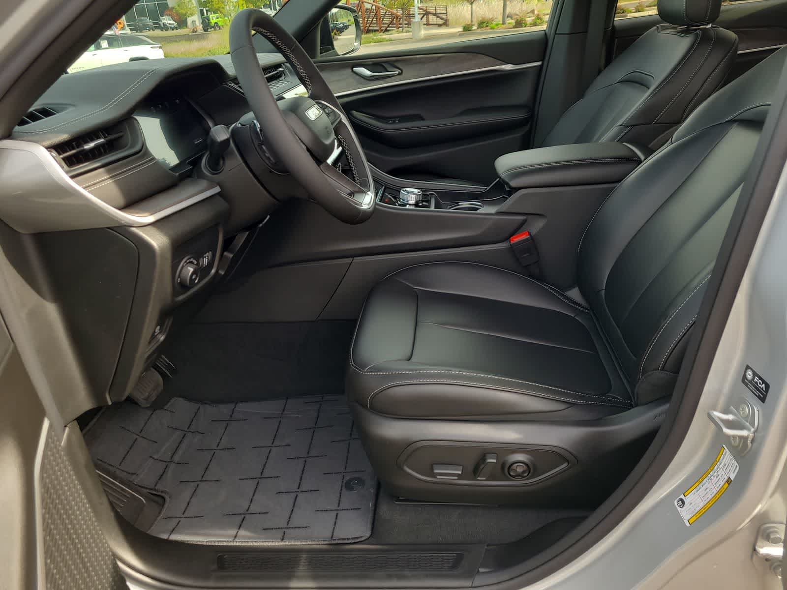 Thumbnail: 2026 Jeep Grand Cherokee - 19