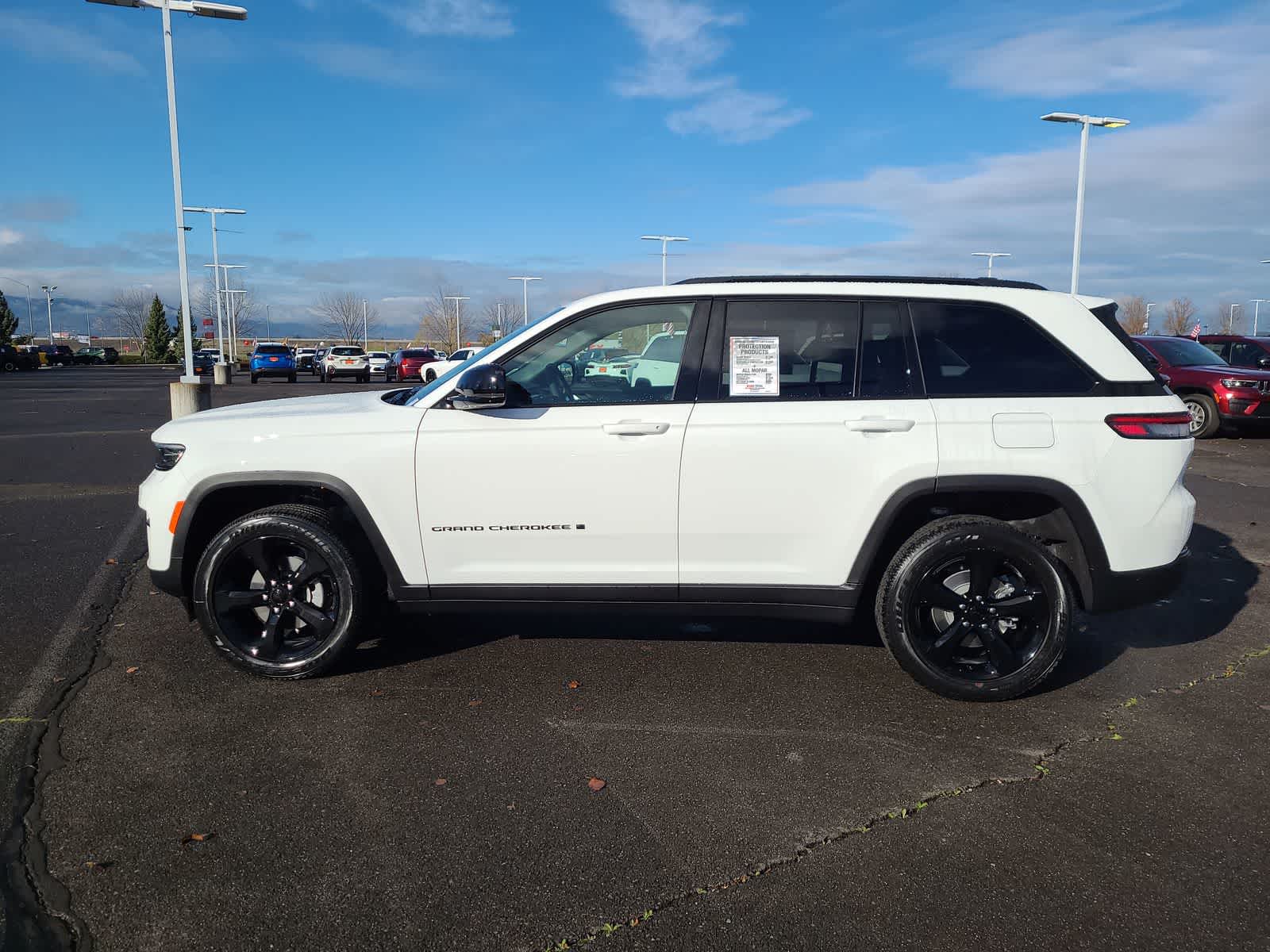 Thumbnail: 2025 Jeep Grand Cherokee - 11