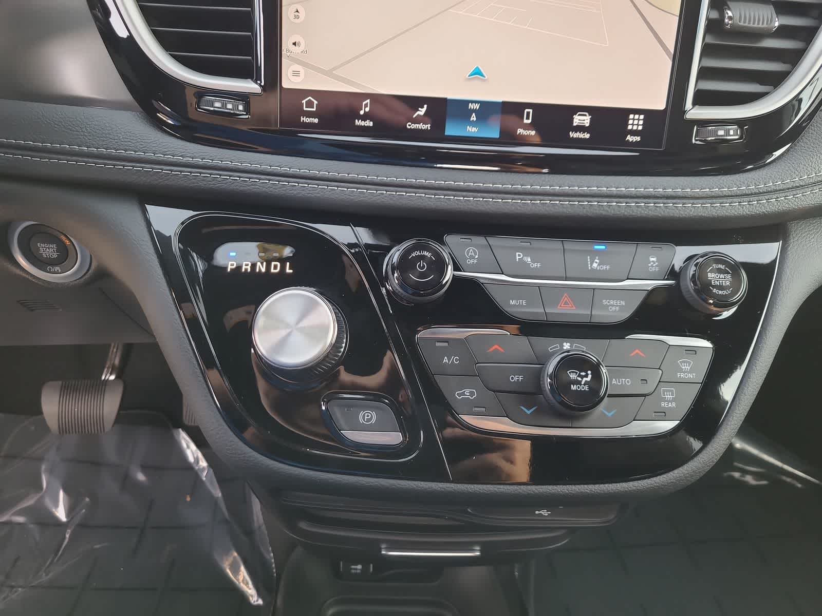 Thumbnail: 2026 Chrysler Pacifica - 25