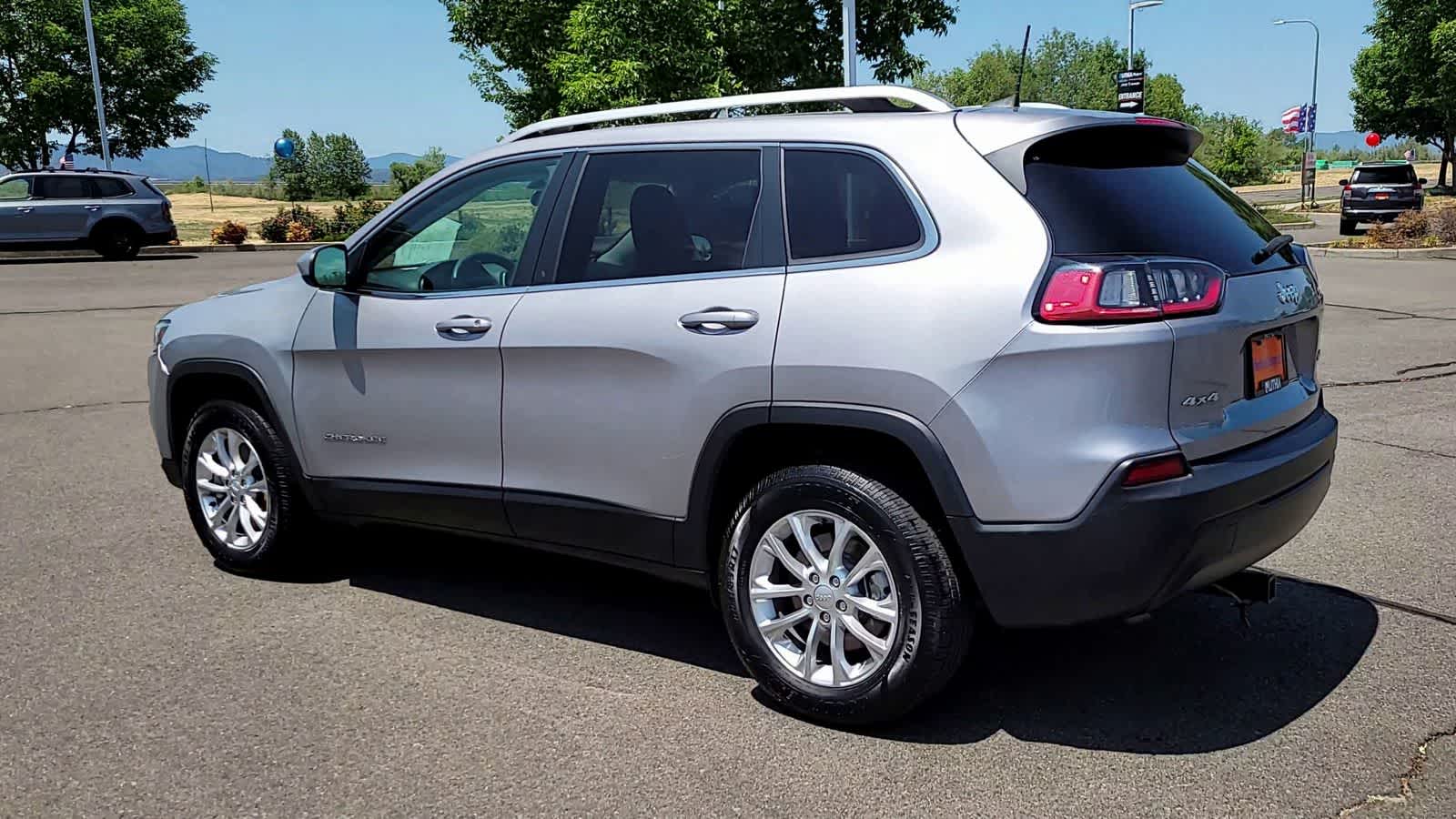 Thumbnail: 2019 Jeep Cherokee - 6