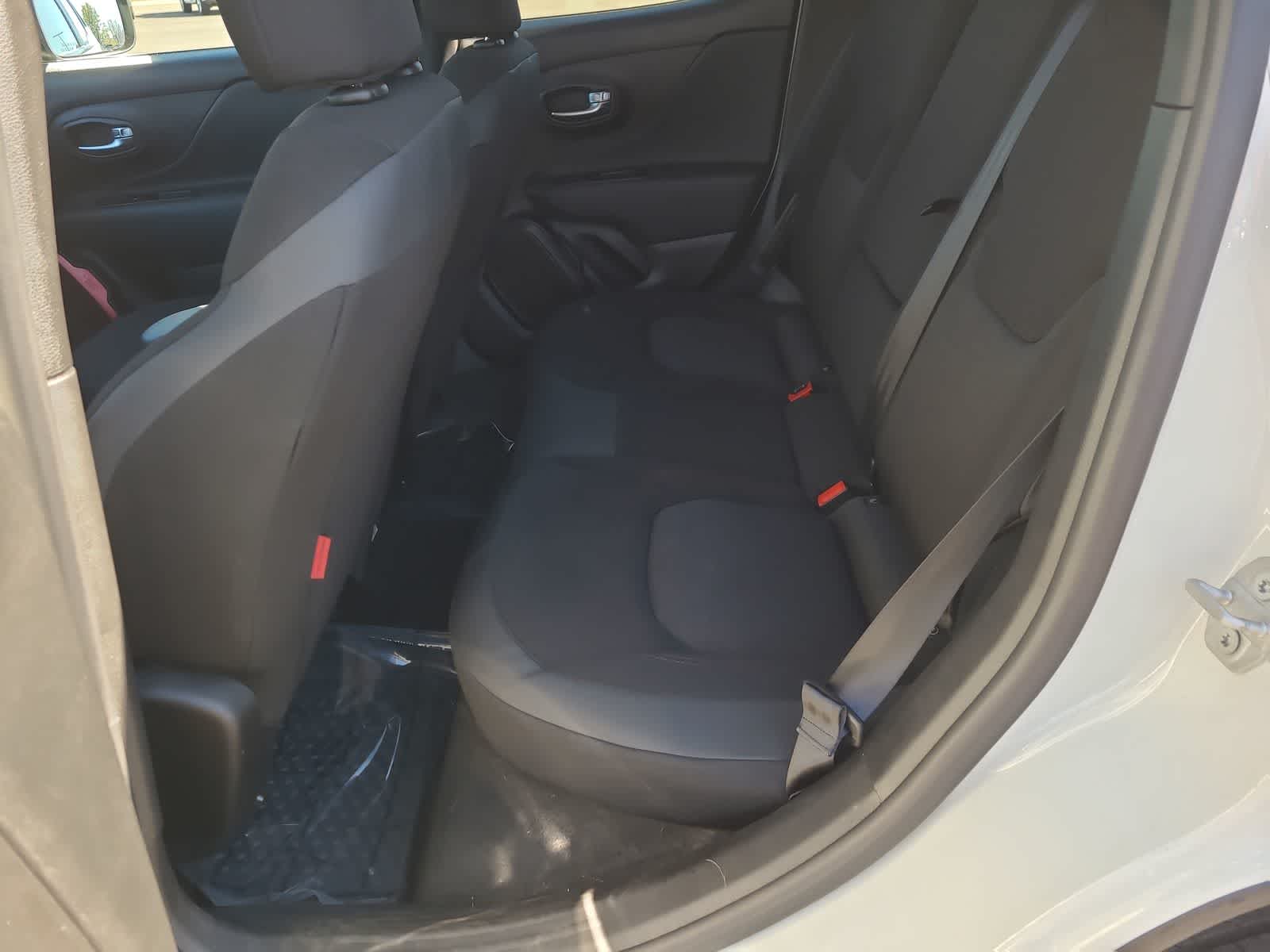 Thumbnail: 2022 Jeep Renegade - 21