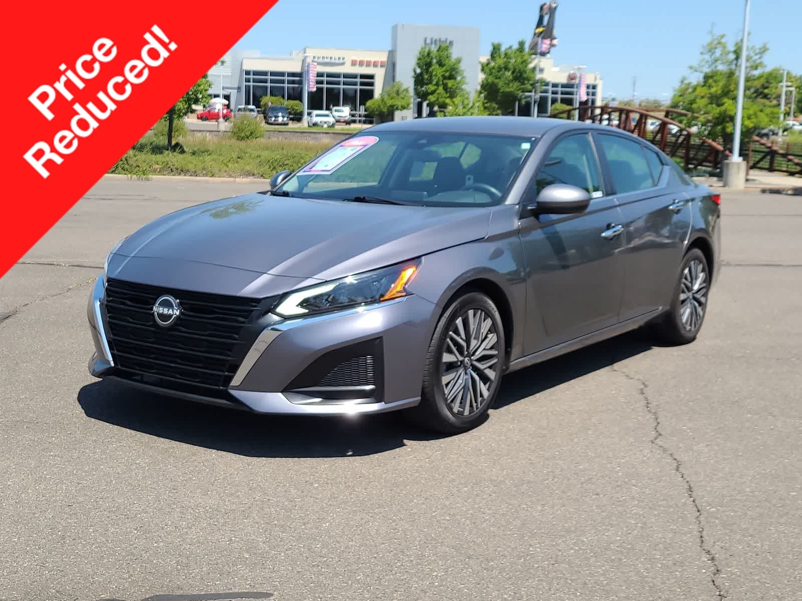 2023 Nissan Altima SV Hero Image