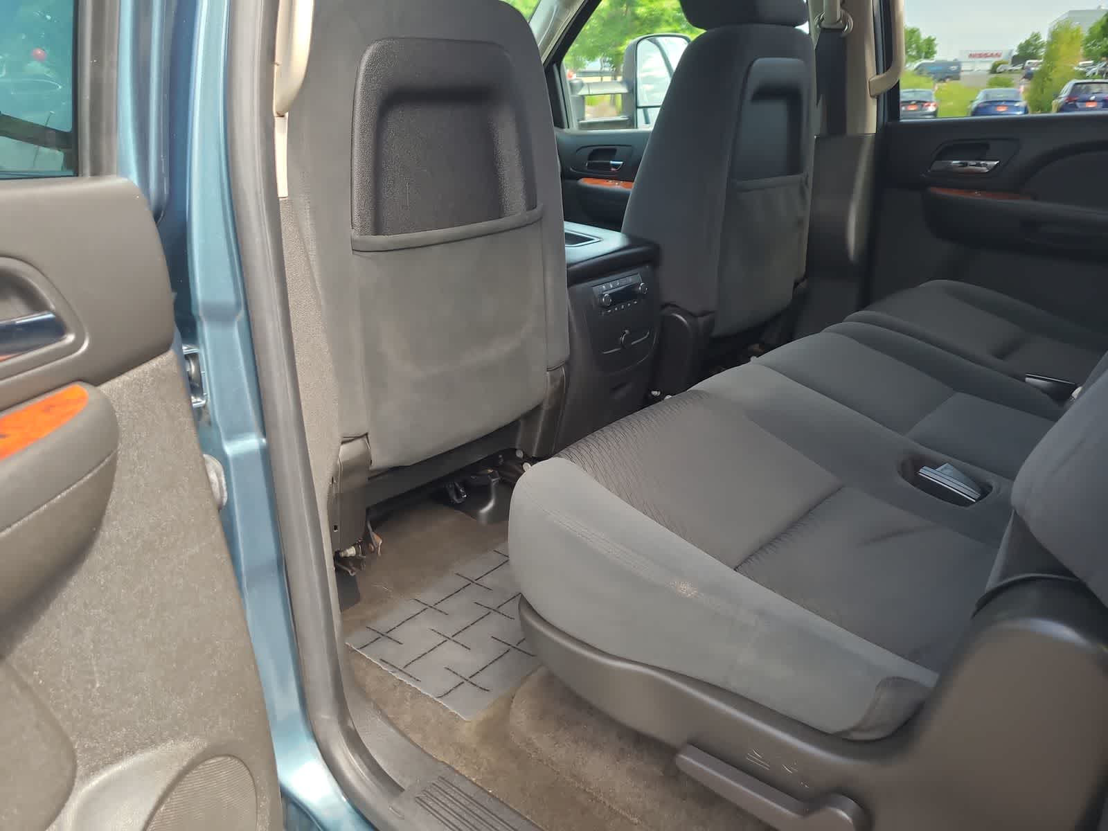 Thumbnail: 2009 Chevrolet Suburban - 20