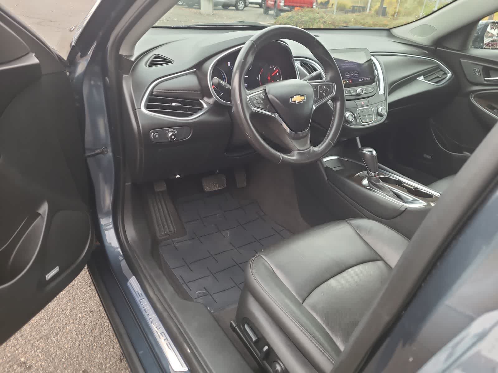 Thumbnail: 2020 Chevrolet Malibu - 10