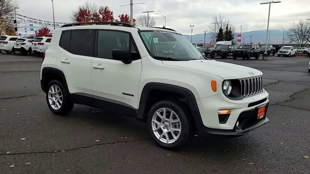 Used 2023 Jeep Renegade Latitude SUV
