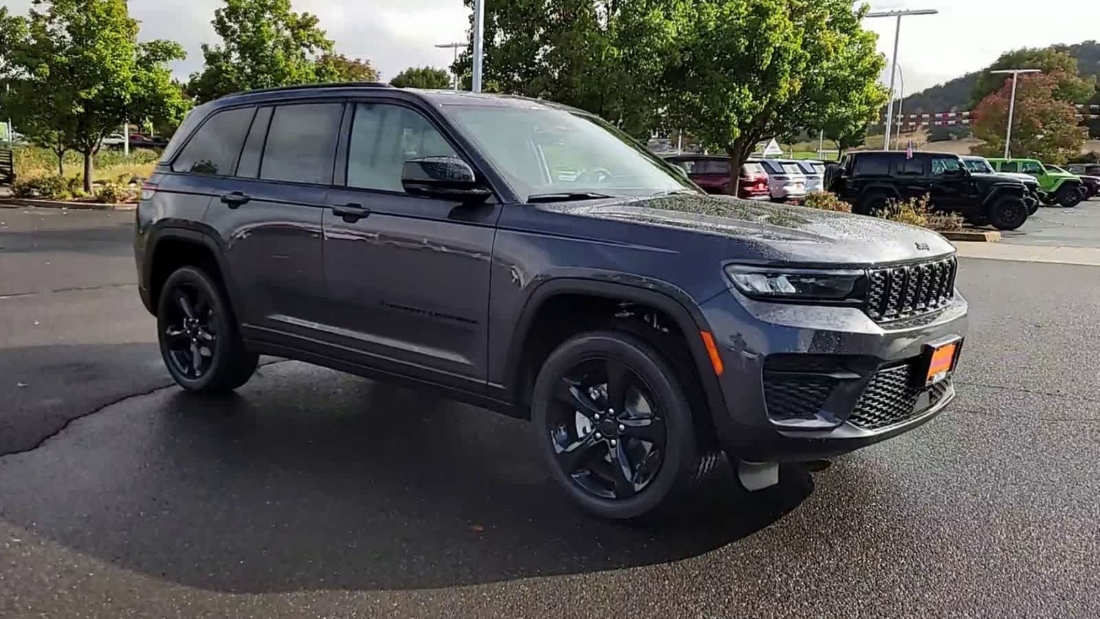 Thumbnail: 2025 Jeep Grand Cherokee - 2