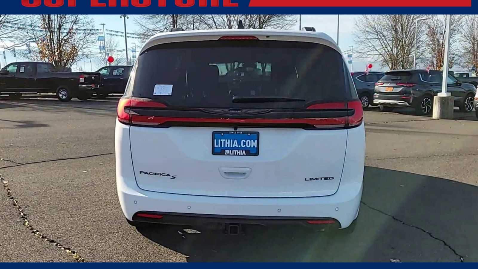 Thumbnail: 2026 Chrysler Pacifica - 7