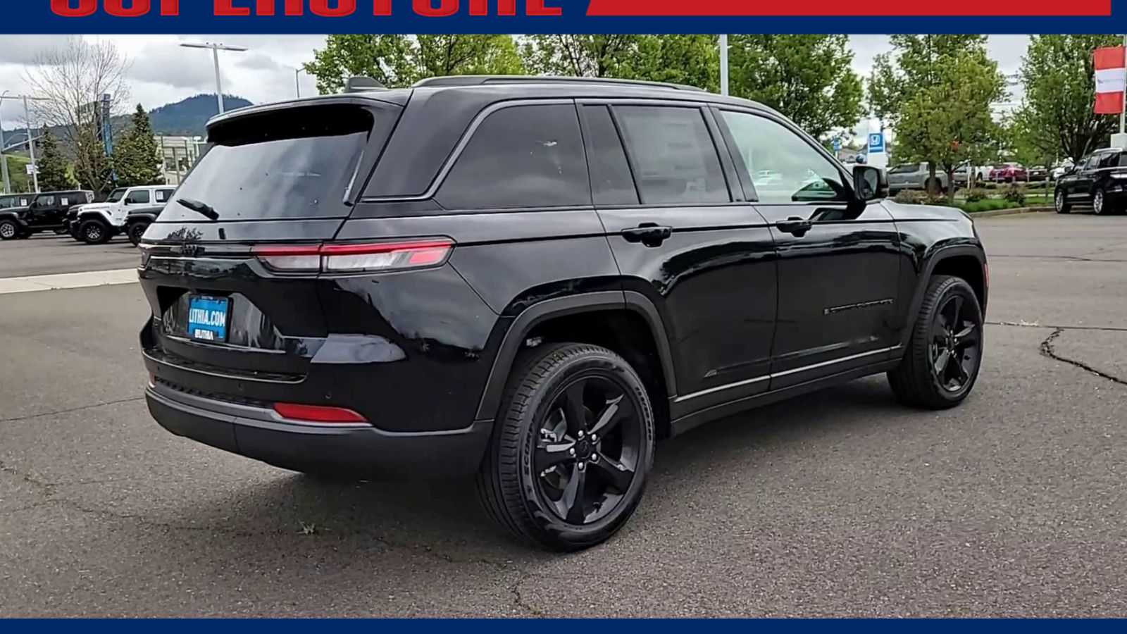 Thumbnail: 2026 Jeep Grand Cherokee - 8