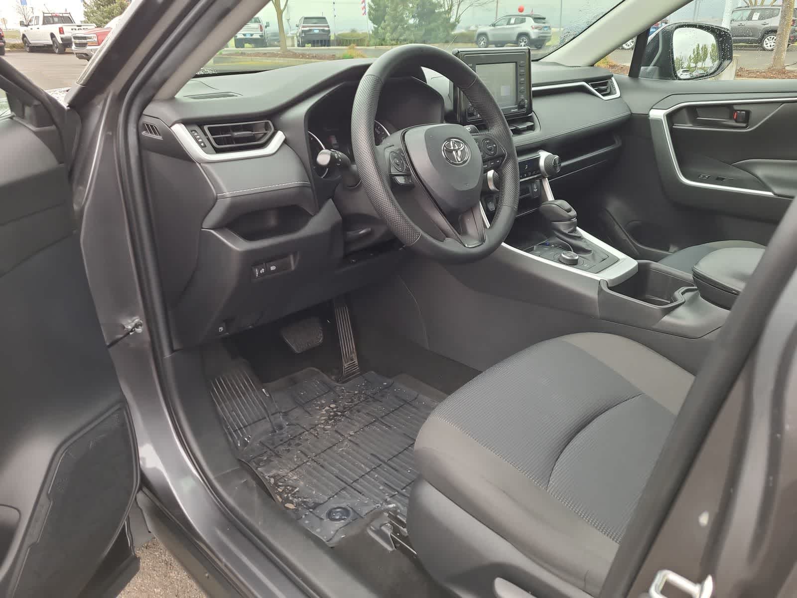 Thumbnail: 2022 Toyota RAV4 - 10