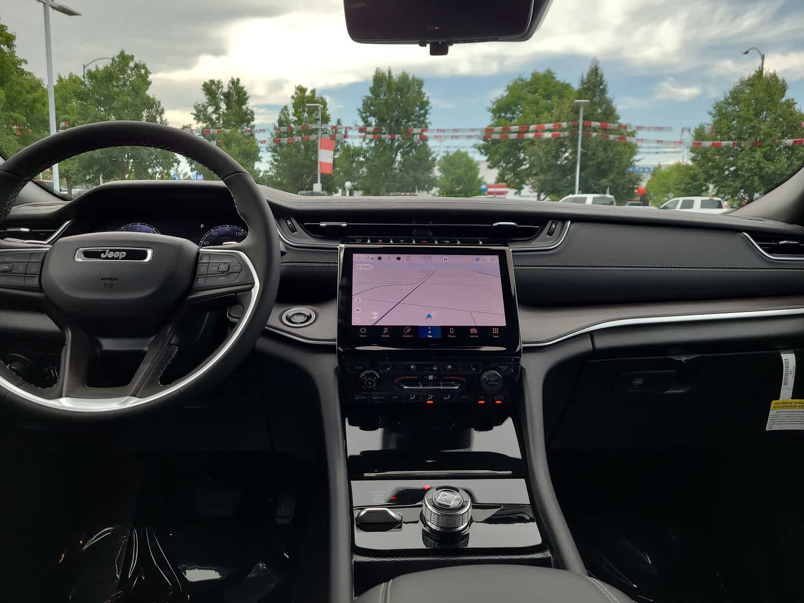 Thumbnail: 2025 Jeep Grand Cherokee - 18