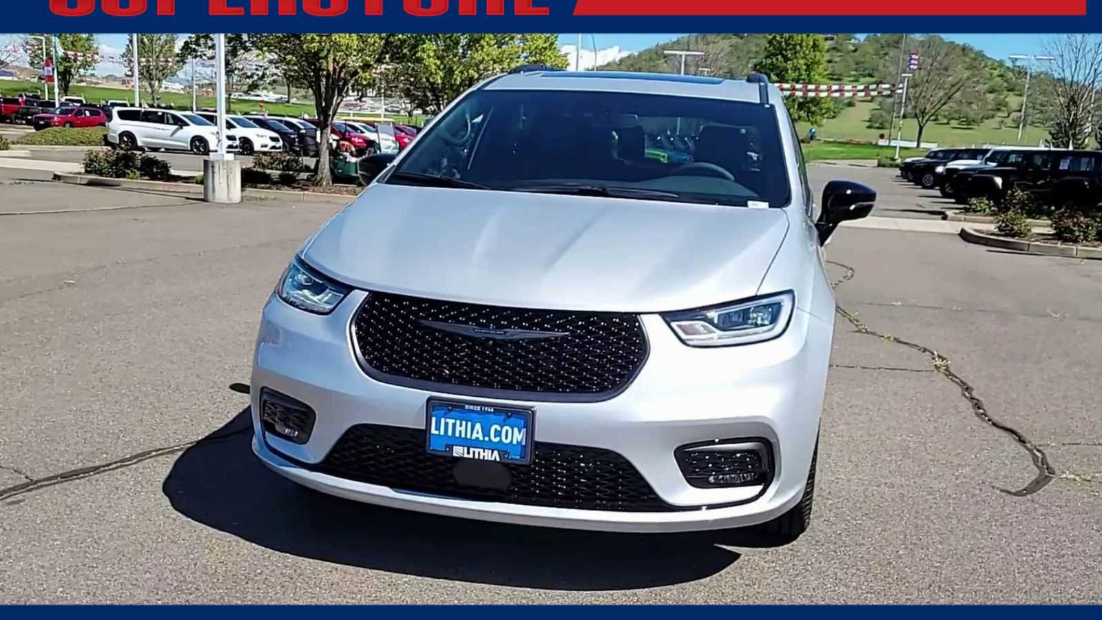 Thumbnail: 2026 Chrysler Pacifica - 3