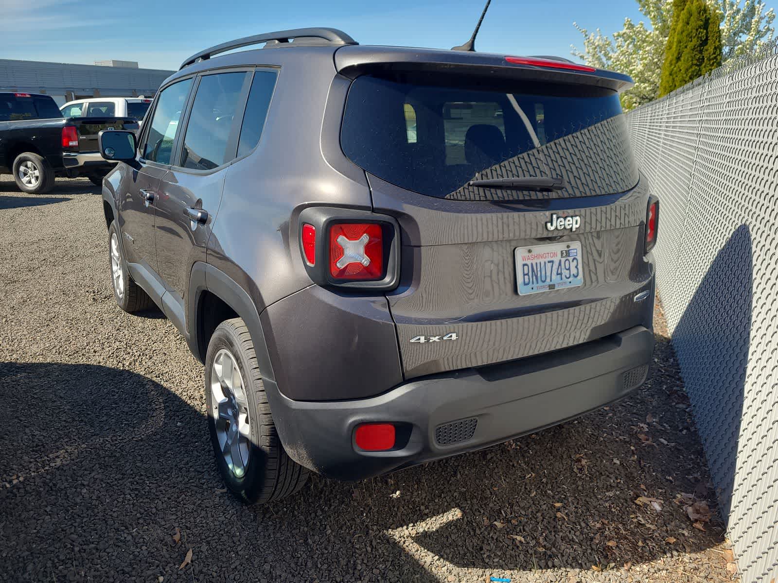Thumbnail: 2017 Jeep Renegade - 3