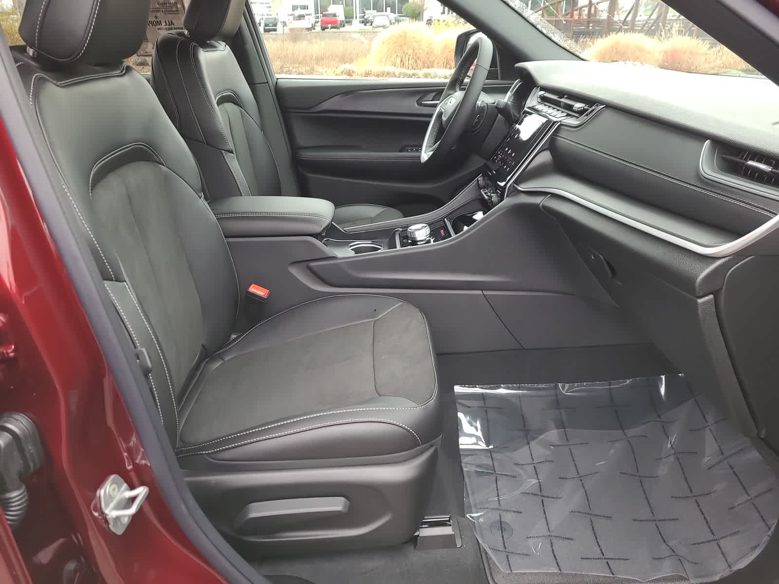 Thumbnail: 2025 Jeep Grand Cherokee - 22