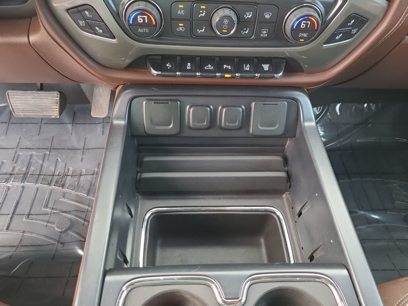 Thumbnail: 2015 Chevrolet Silverado 3500 - 25