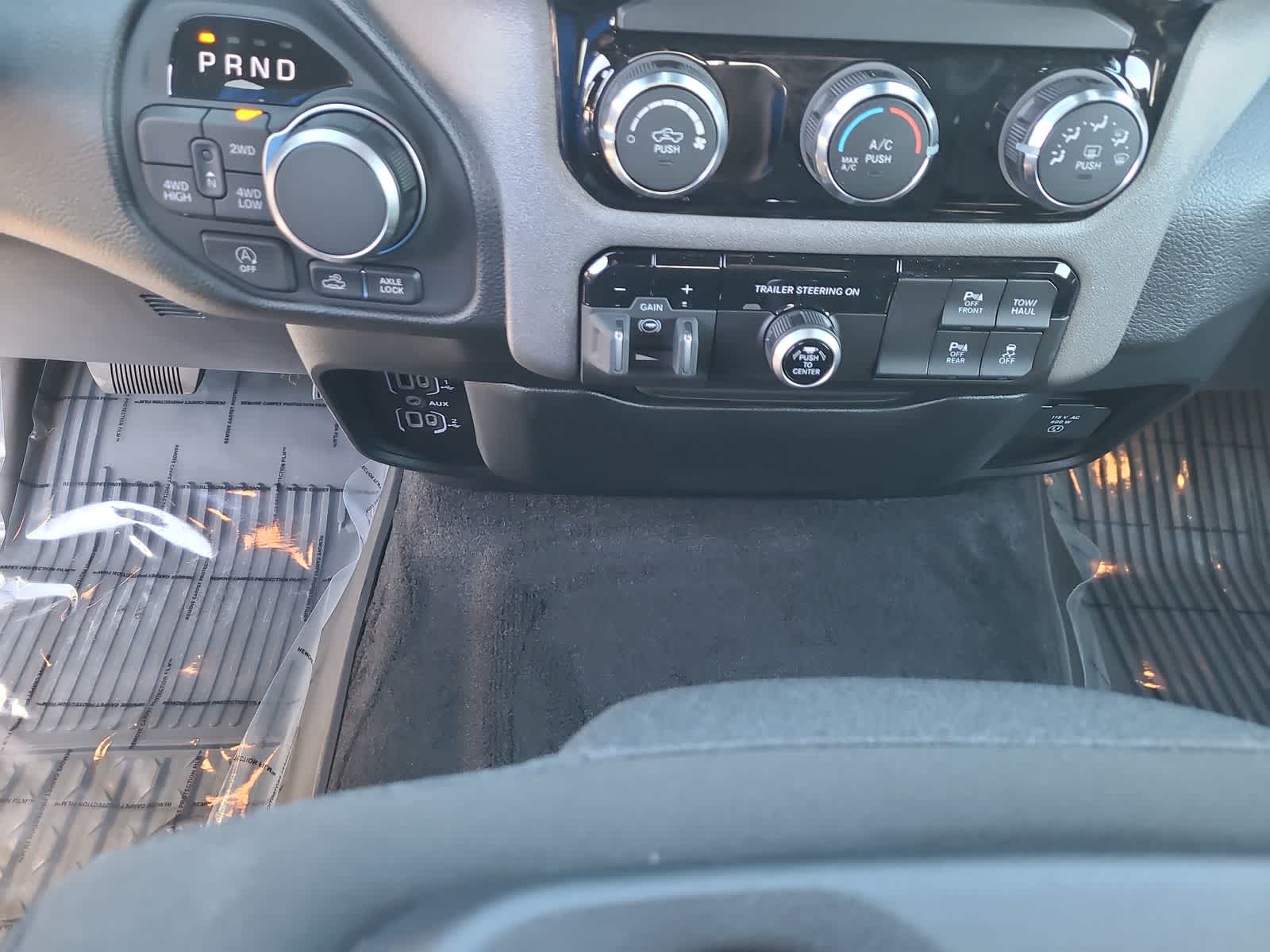 Thumbnail: 2026 RAM 1500 - 25