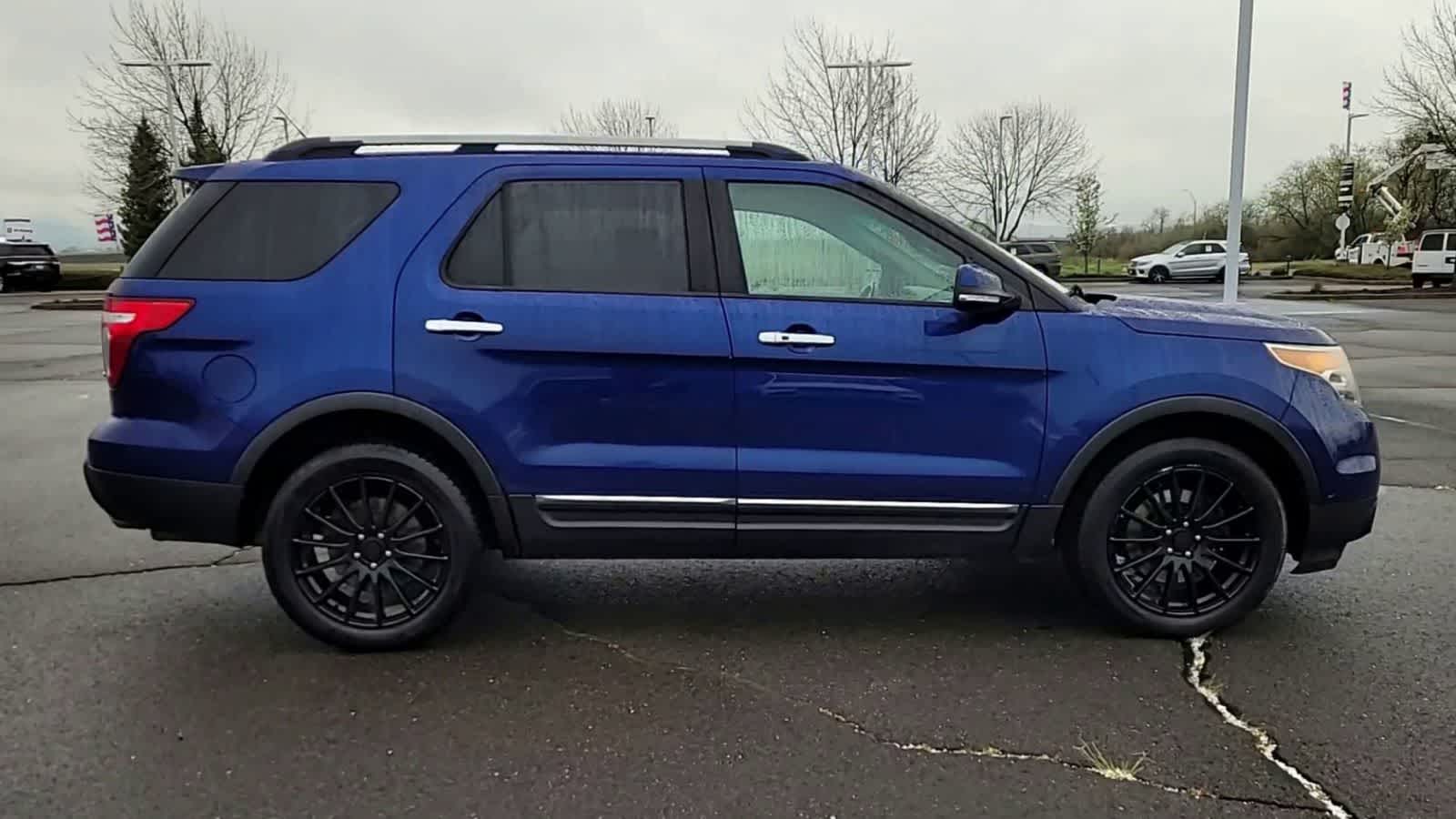 Thumbnail: 2014 Ford Explorer - 9