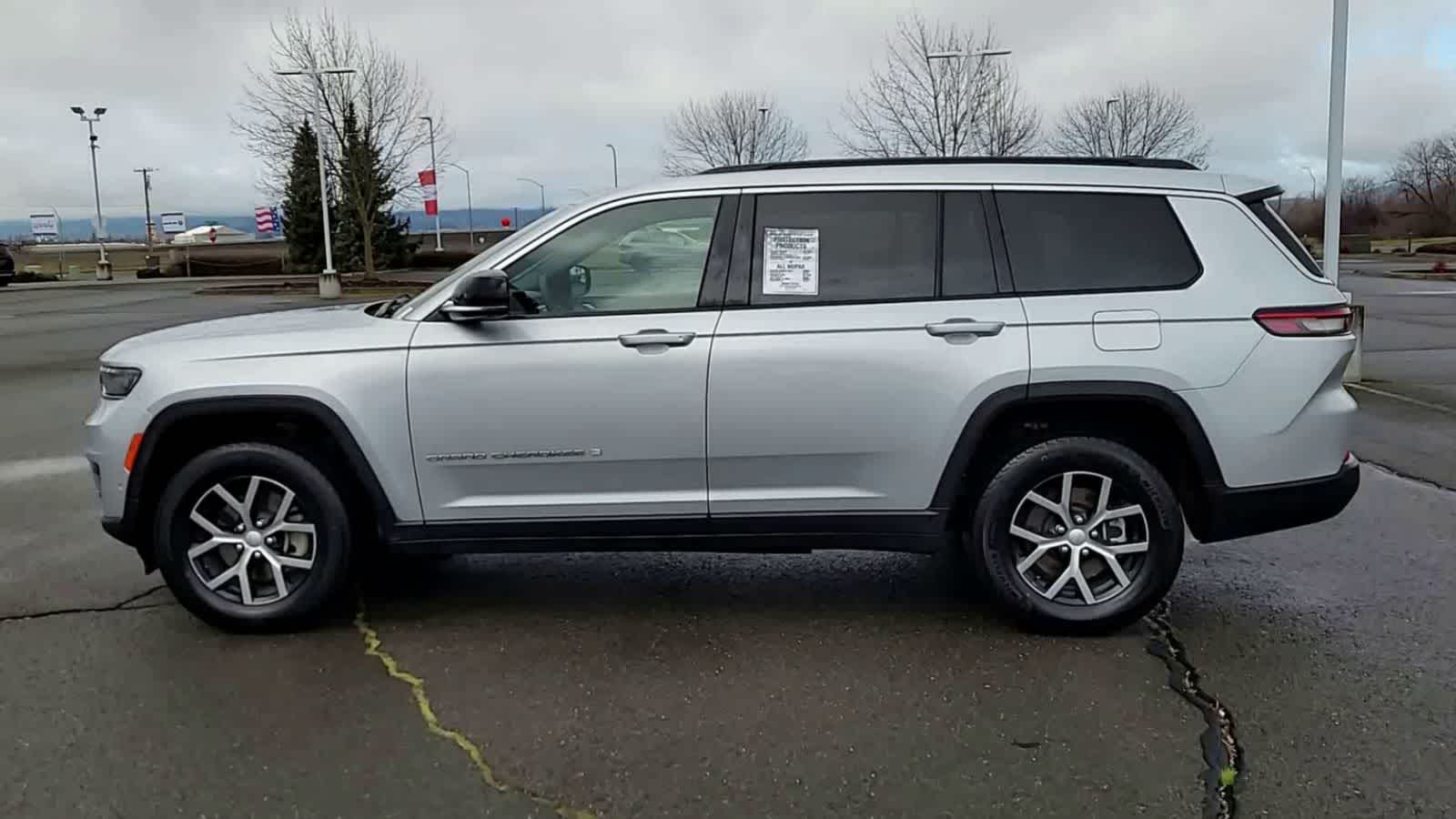 Thumbnail: 2024 Jeep Grand Cherokee L - 5