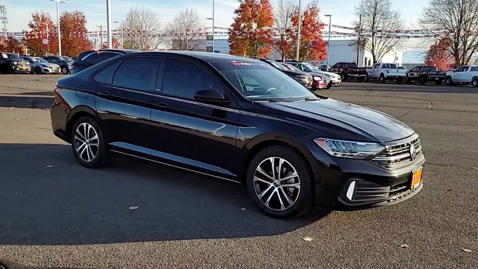 Thumbnail: 2023 Volkswagen Jetta - 2