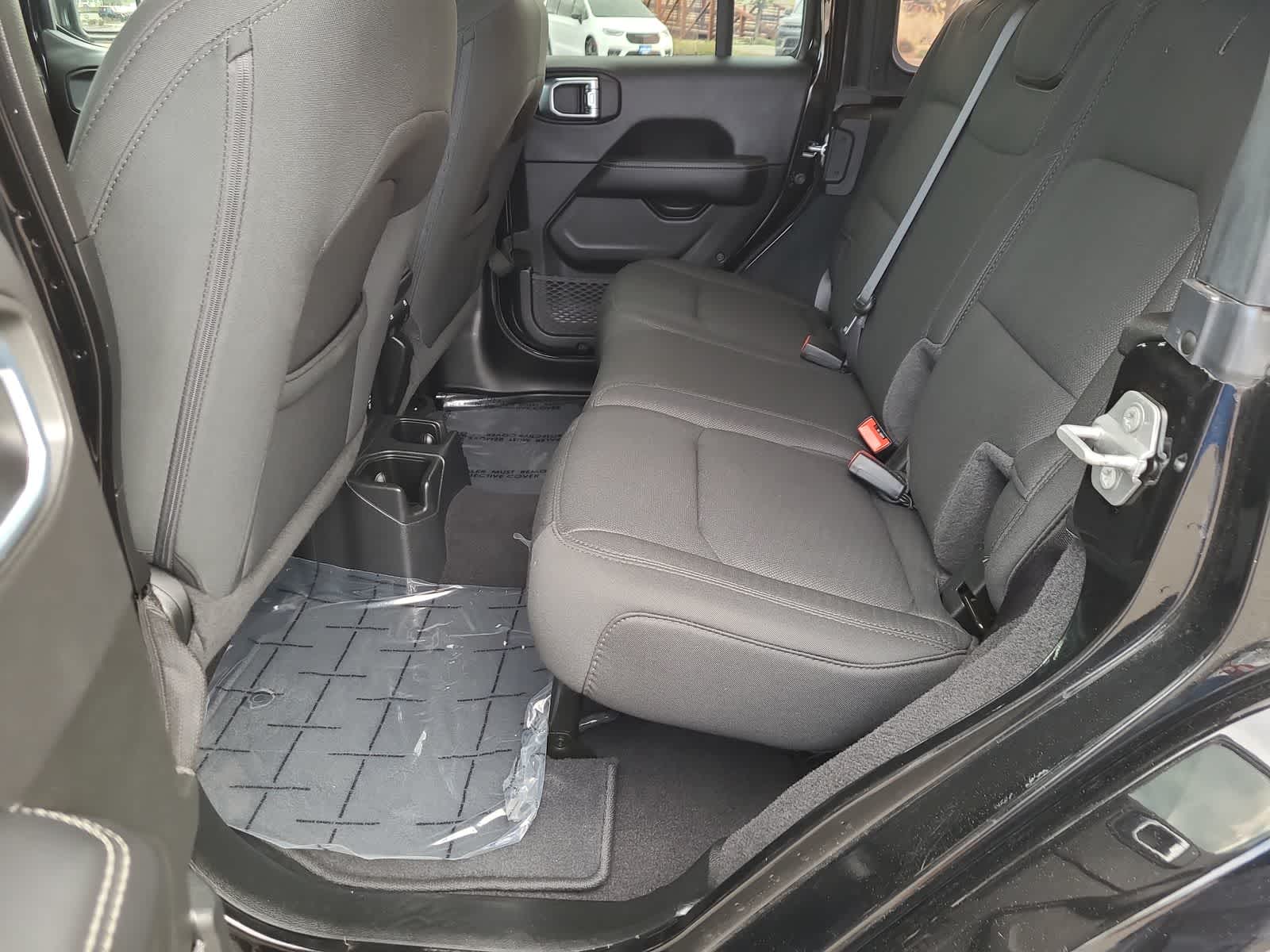 Thumbnail: 2022 Jeep Wrangler - 21