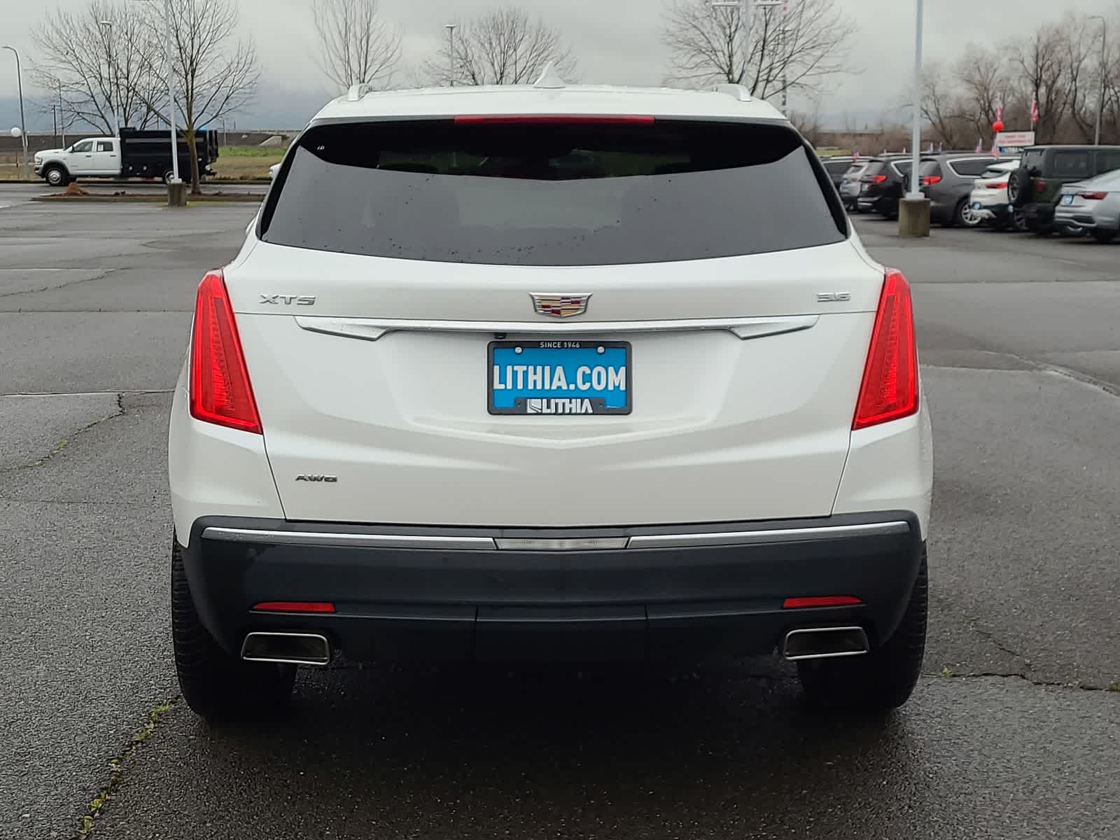 Thumbnail: 2017 Cadillac XT5 - 13