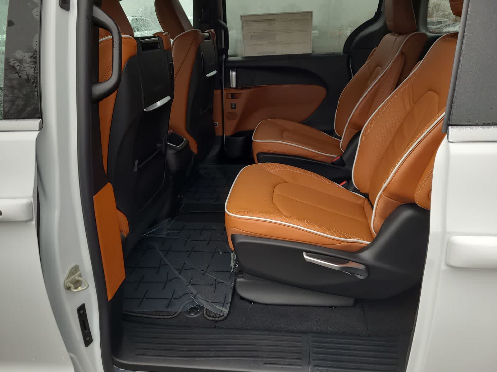 Thumbnail: 2026 Chrysler Pacifica - 21